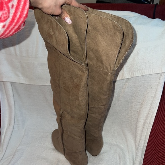 Thigh high boots - Picture 8 of 11